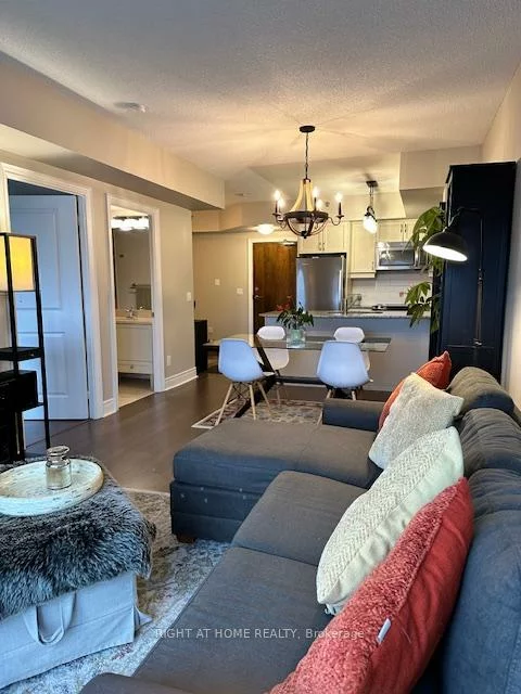 701, Sheppard, Clanton Park, Toronto