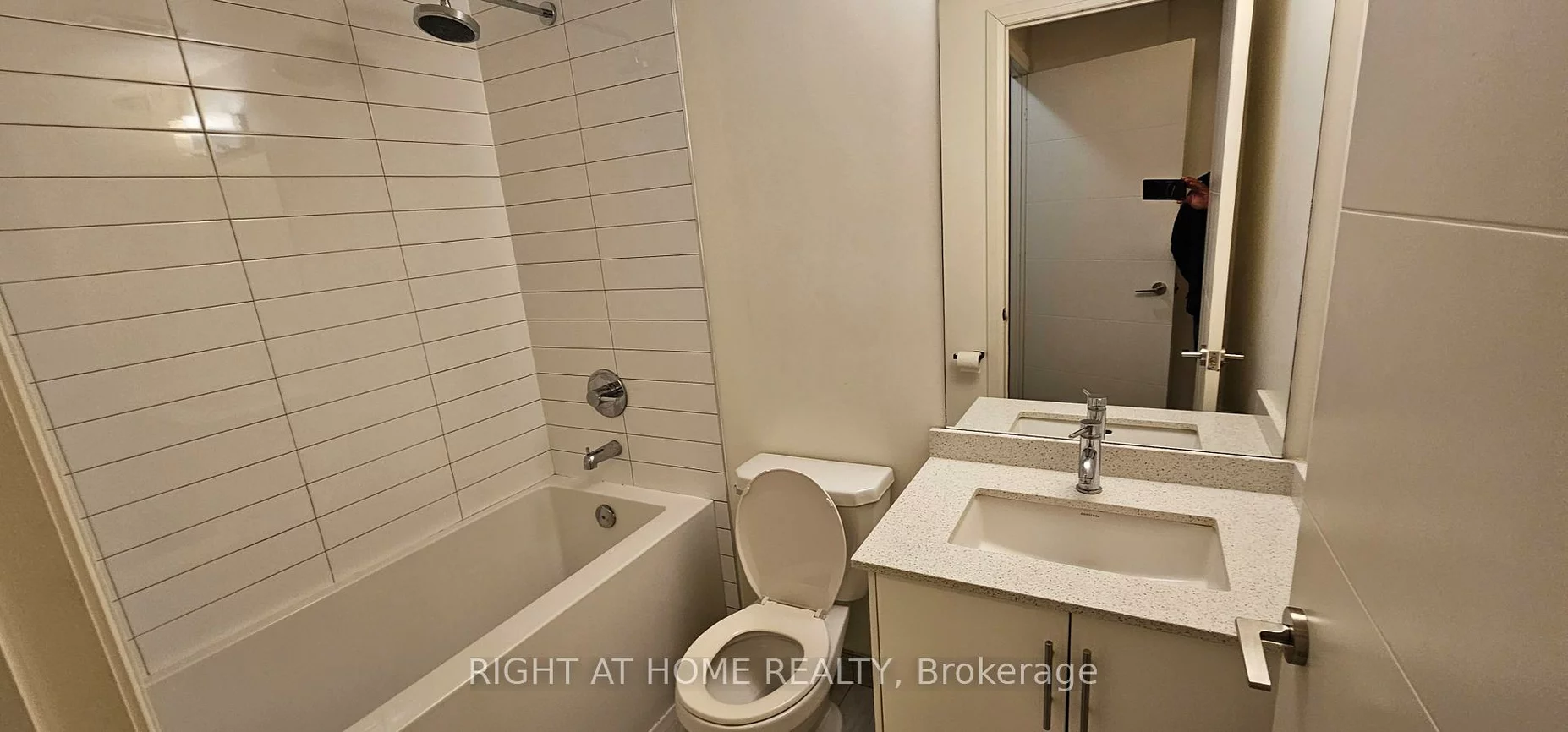 460, Adelaide, Moss Park, Toronto