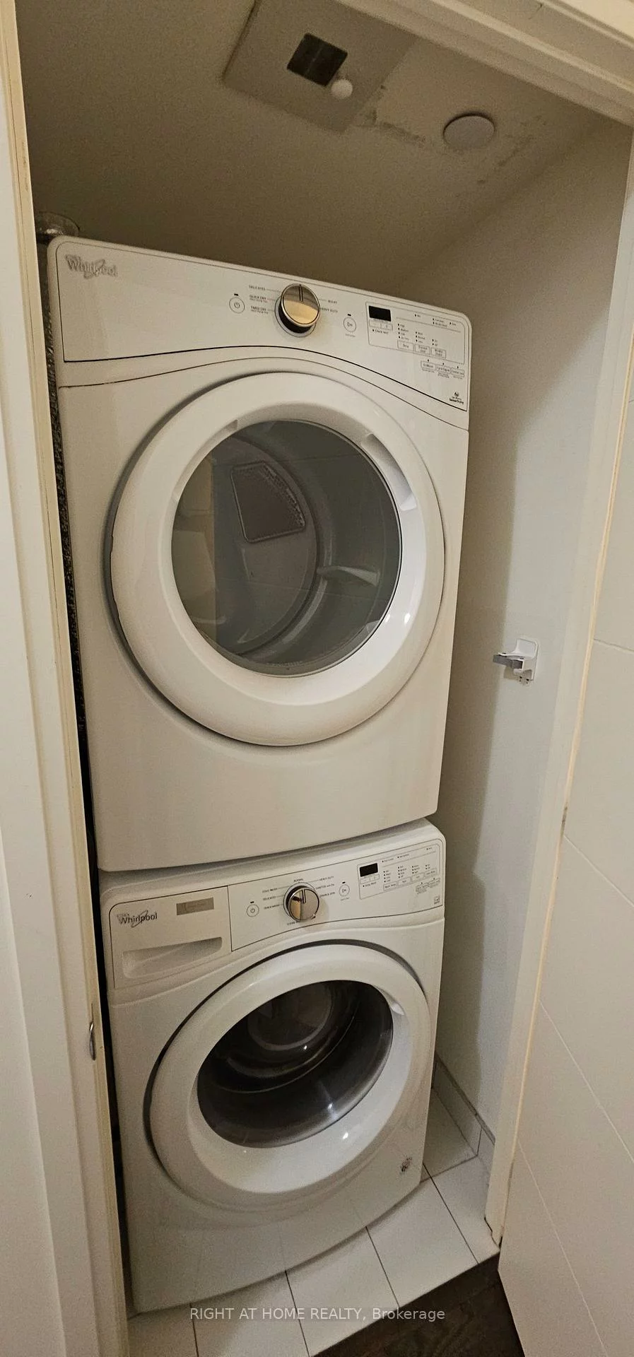 460, Adelaide, Moss Park, Toronto