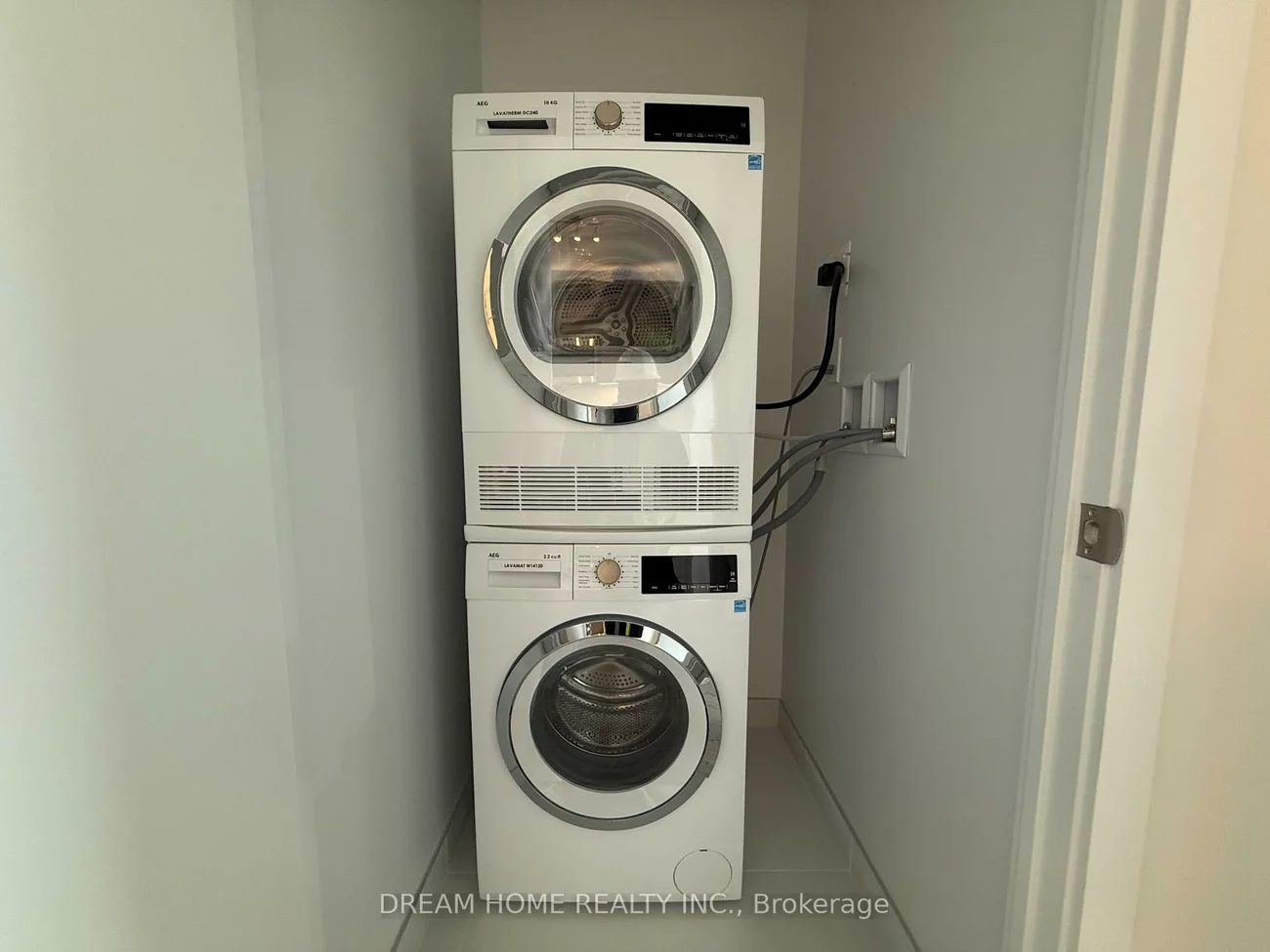 5858, Yonge, Newtonbrook West, Toronto