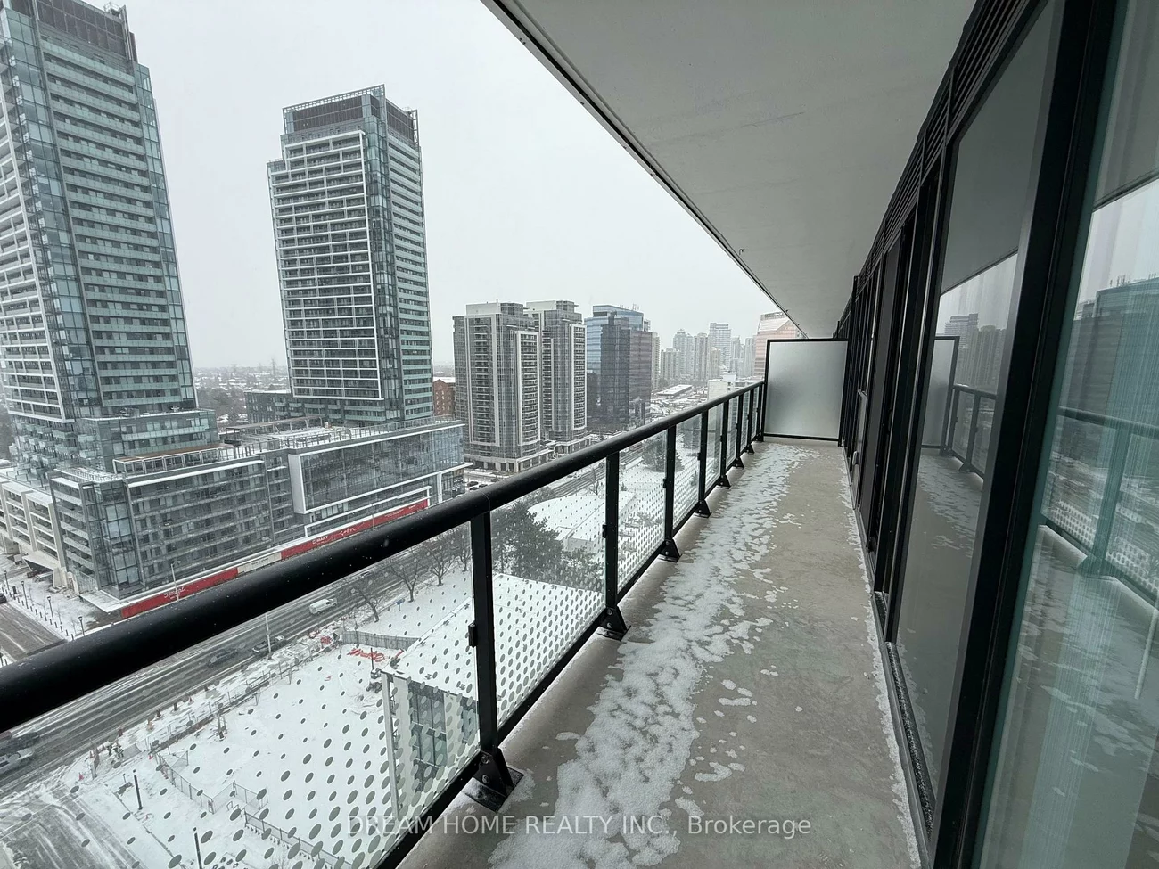 5858, Yonge, Newtonbrook West, Toronto