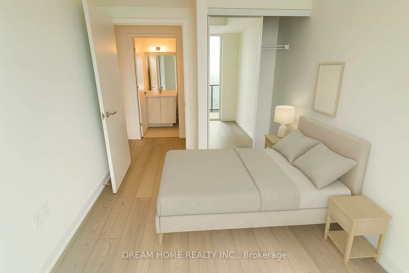 5858, Yonge, Newtonbrook West, Toronto