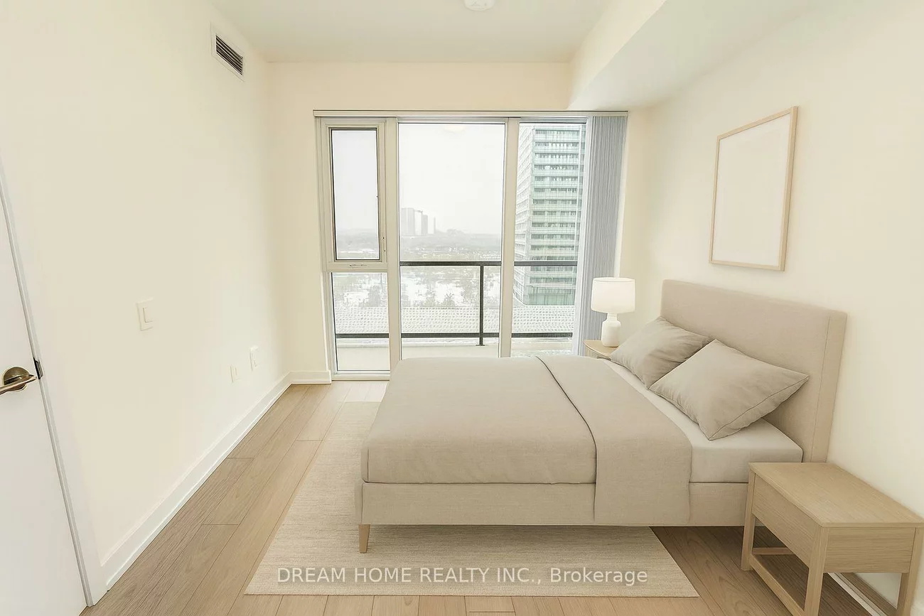 5858, Yonge, Newtonbrook West, Toronto