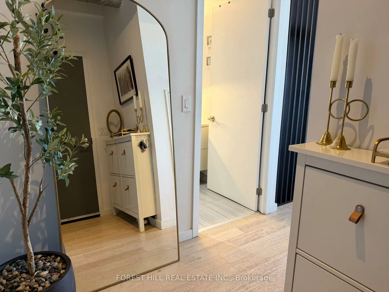 170, Bayview, Waterfront Communities C8, Toronto