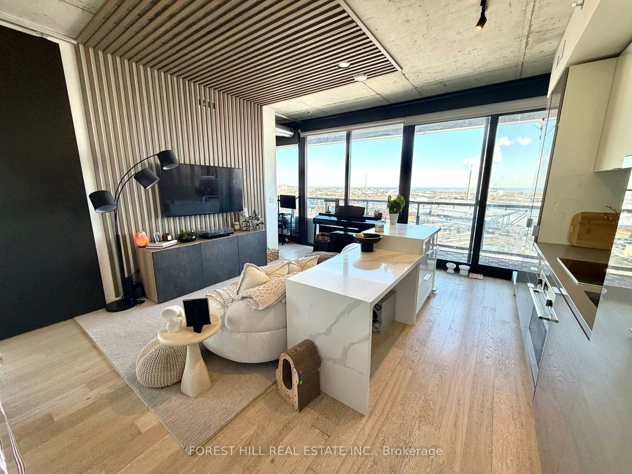 170, Bayview, Waterfront Communities C8, Toronto