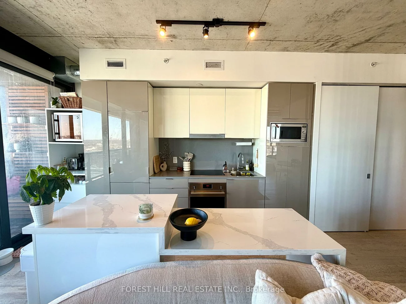 170, Bayview, Waterfront Communities C8, Toronto