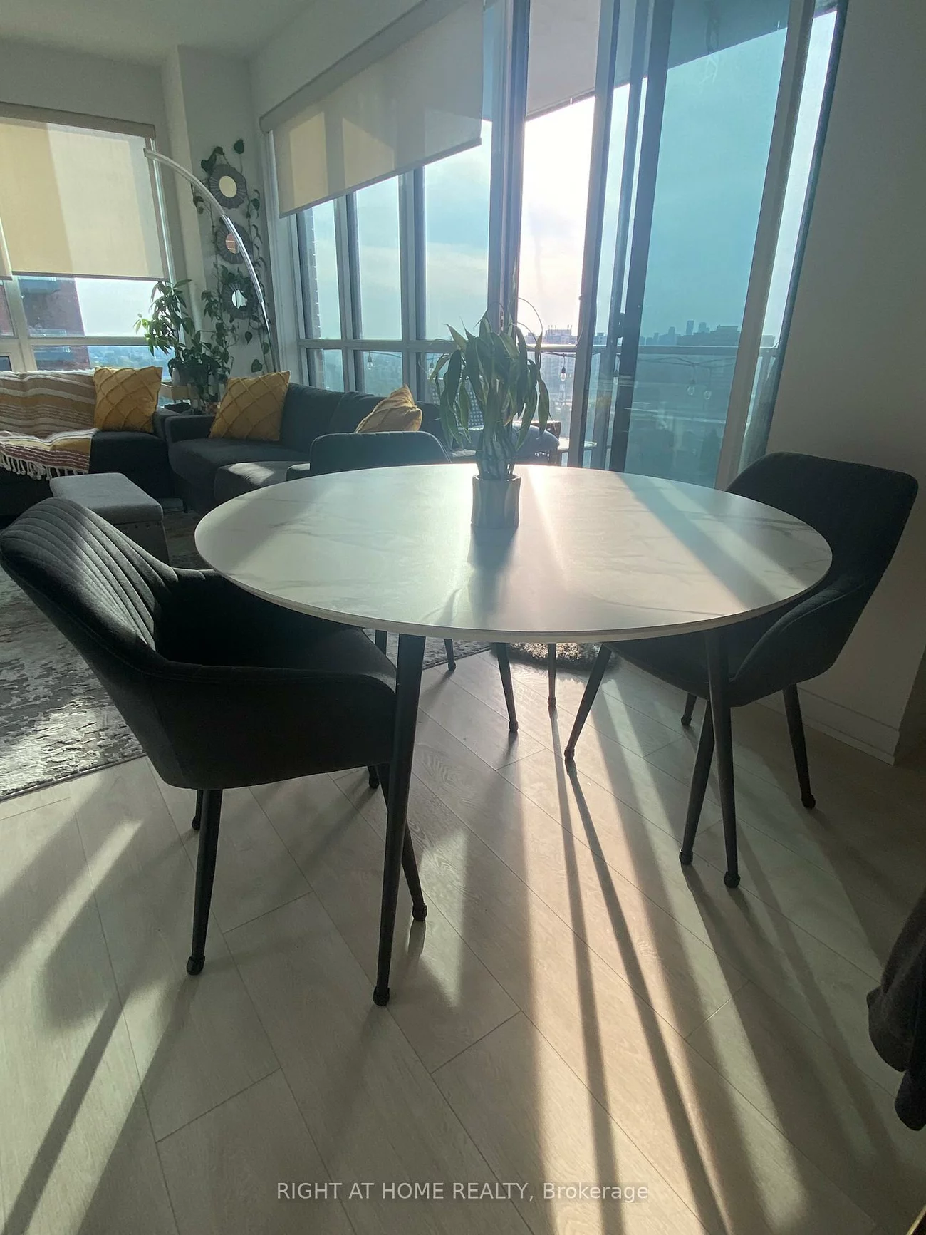 31, tippett, Clanton Park, Toronto