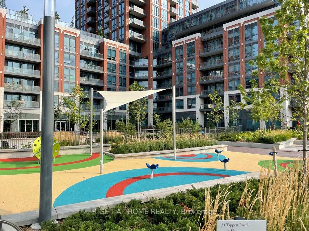 31, tippett, Clanton Park, Toronto