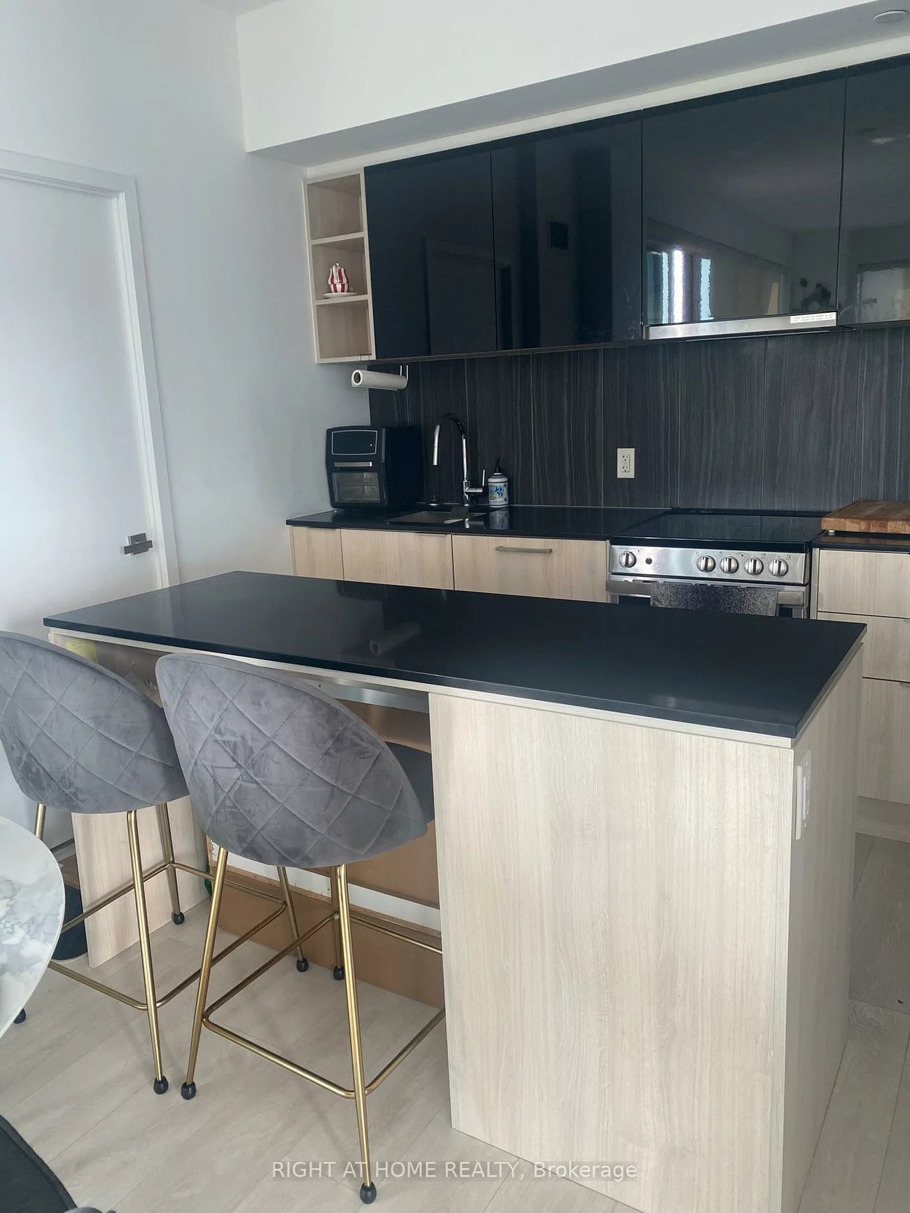 31, tippett, Clanton Park, Toronto