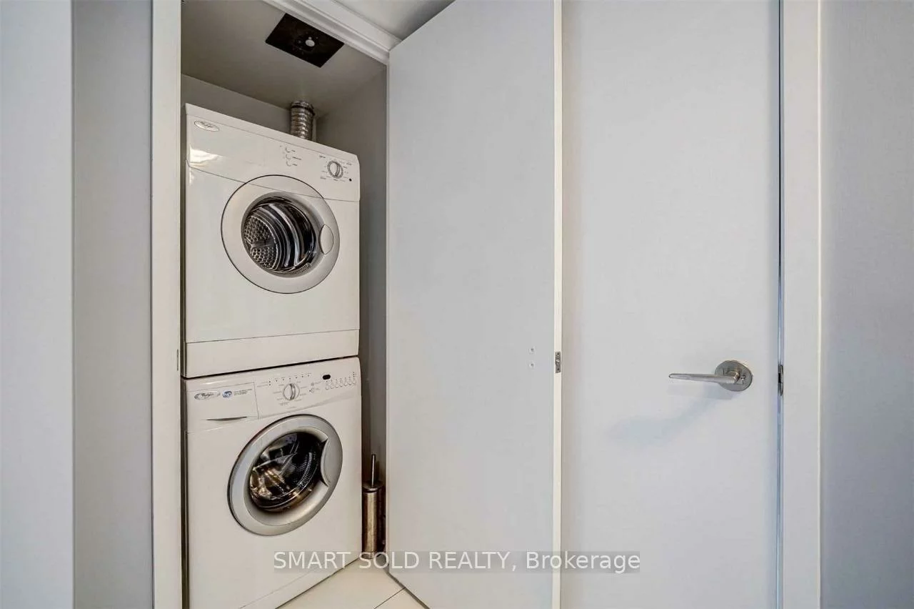 85, Queens Wharf, Waterfront Communities C1, Toronto