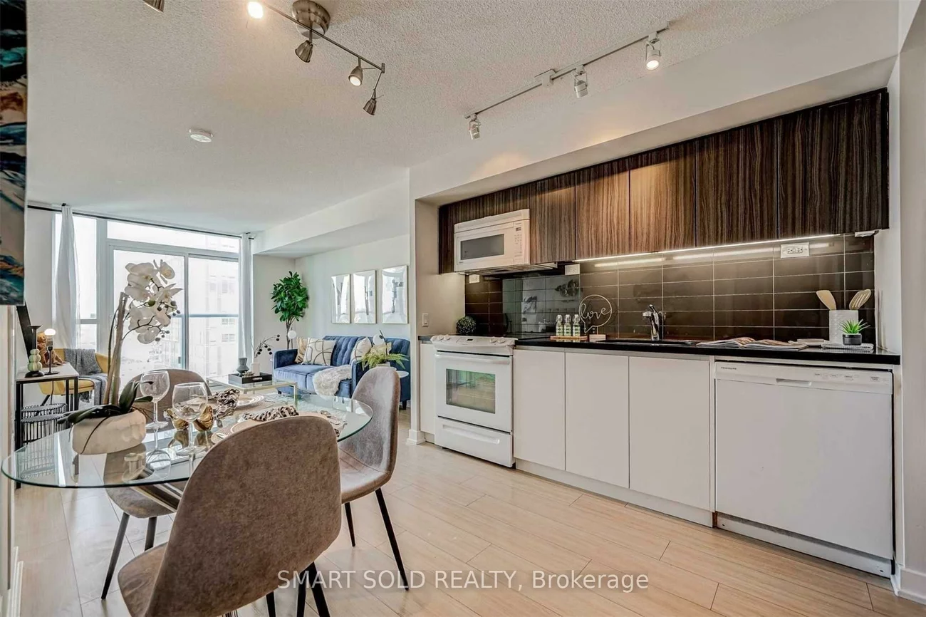 85, Queens Wharf, Waterfront Communities C1, Toronto