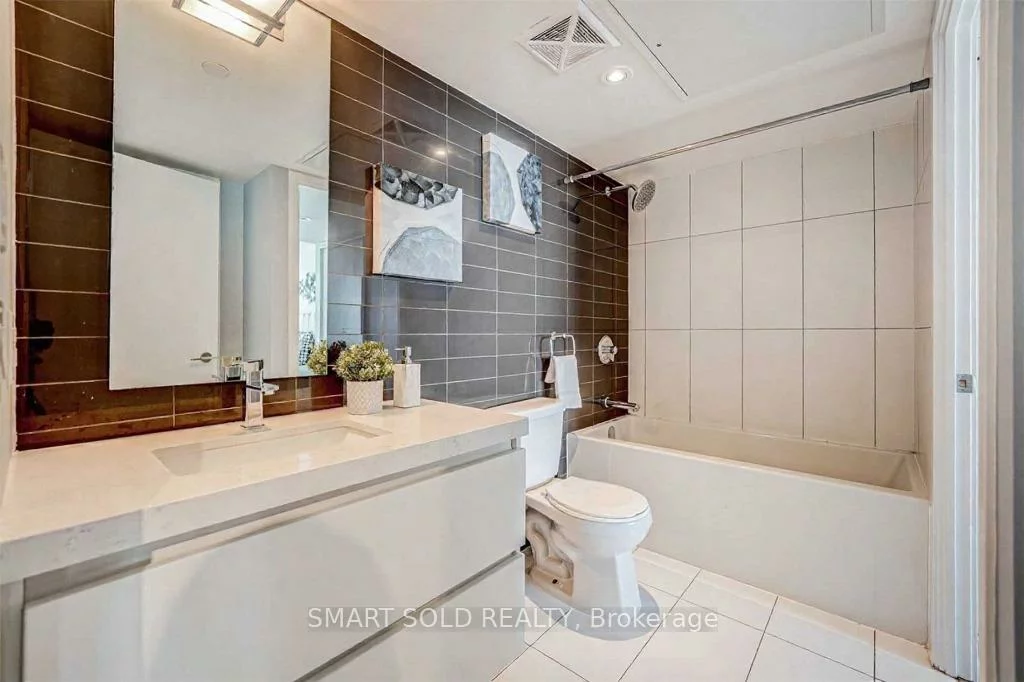 85, Queens Wharf, Waterfront Communities C1, Toronto