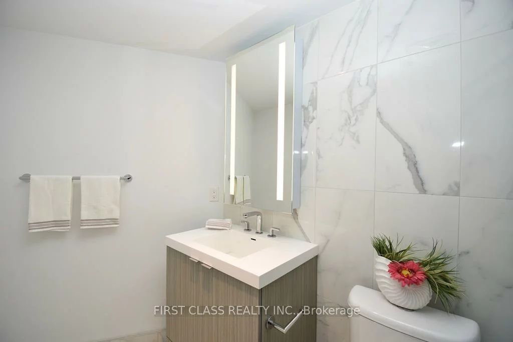 575, Bloor, North St. James Town, Toronto