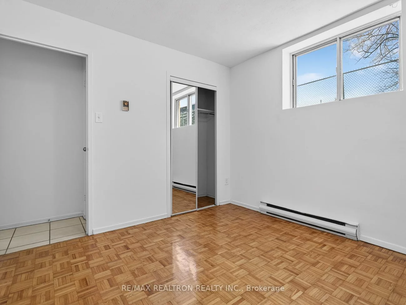 1042, Sheppard, Bathurst Manor, Toronto