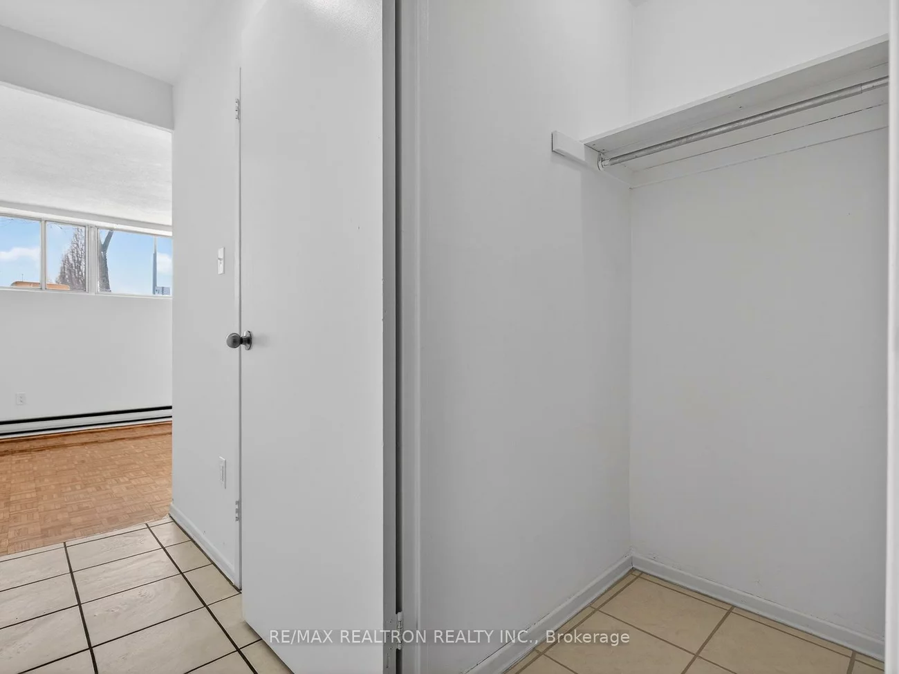 1042, Sheppard, Bathurst Manor, Toronto