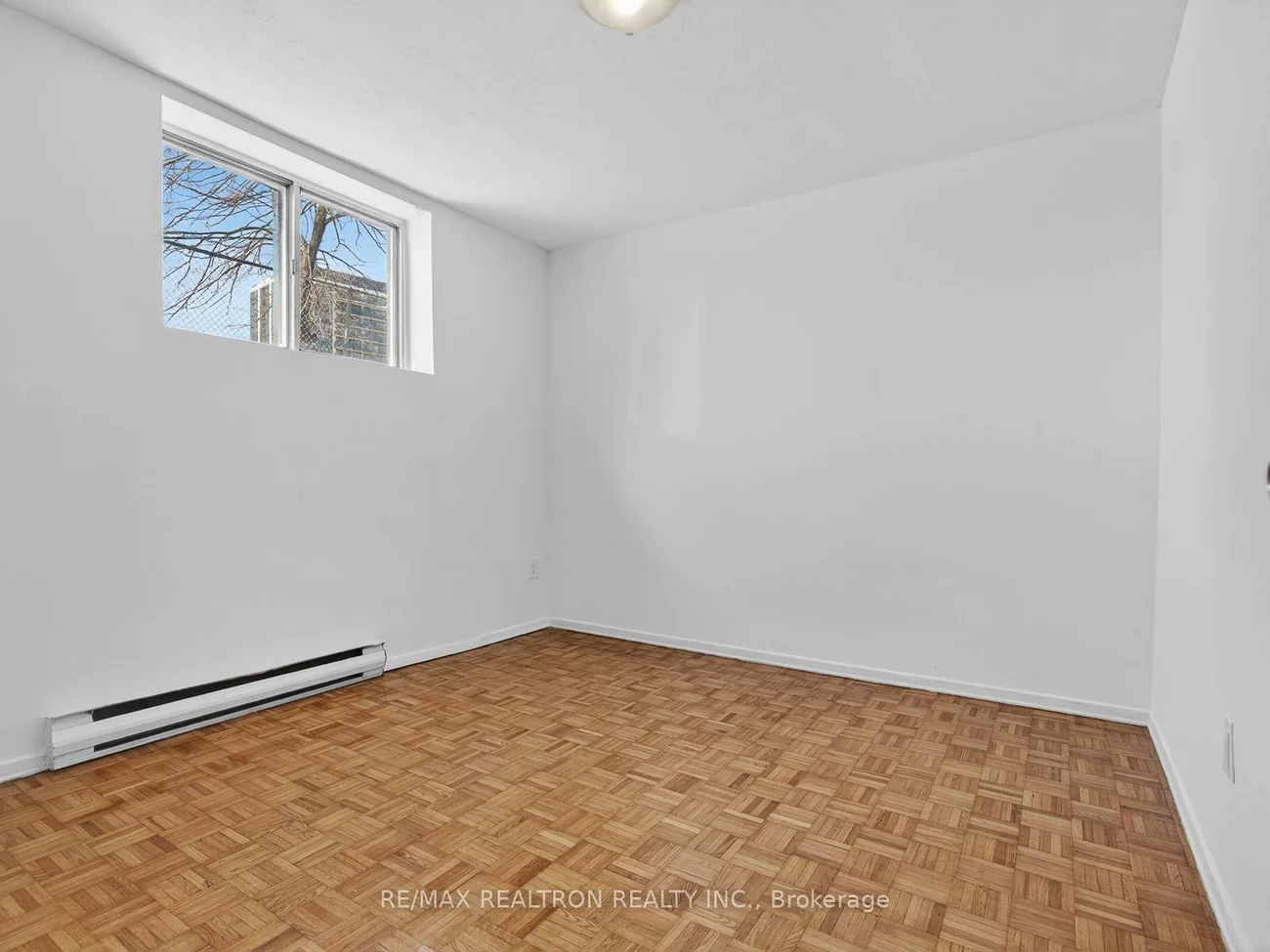 1042, Sheppard, Bathurst Manor, Toronto