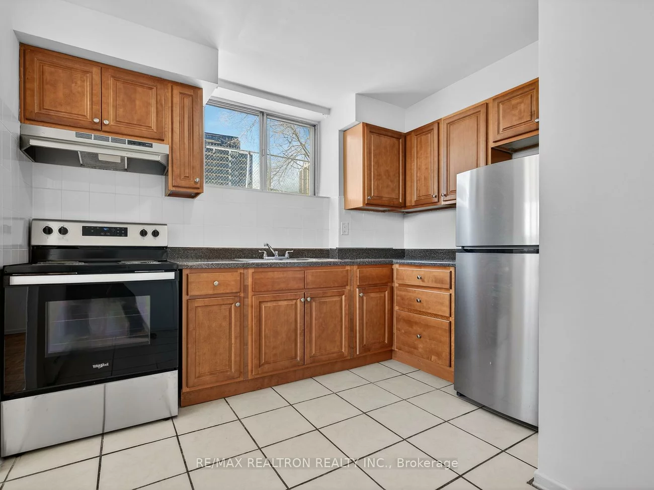 1042, Sheppard, Bathurst Manor, Toronto