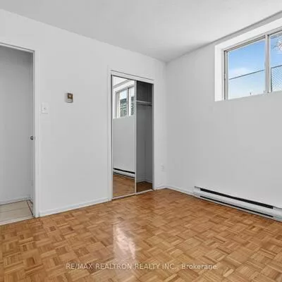 1042, Sheppard, Bathurst Manor, Toronto