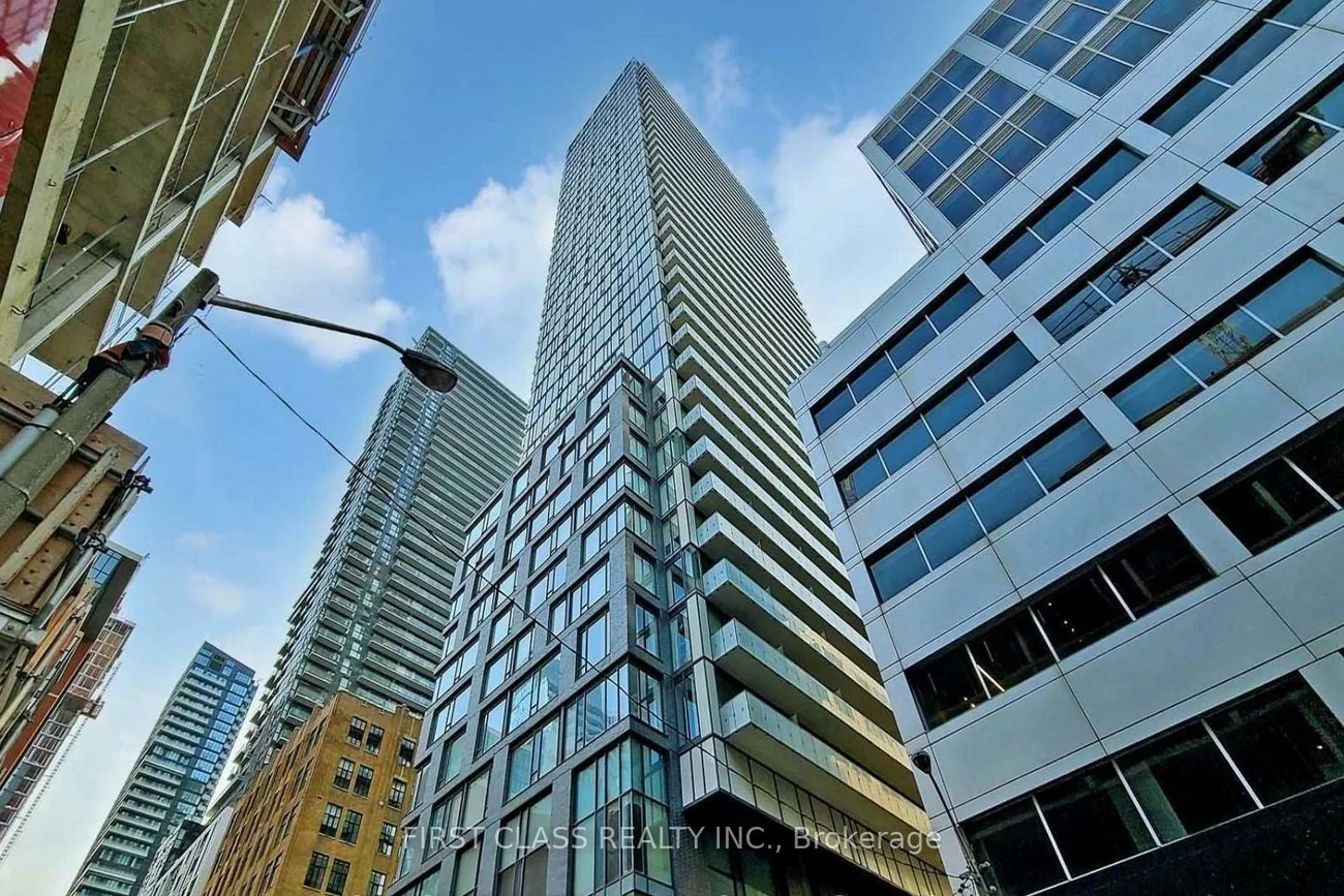 101, Peter, Waterfront Communities C1, Toronto