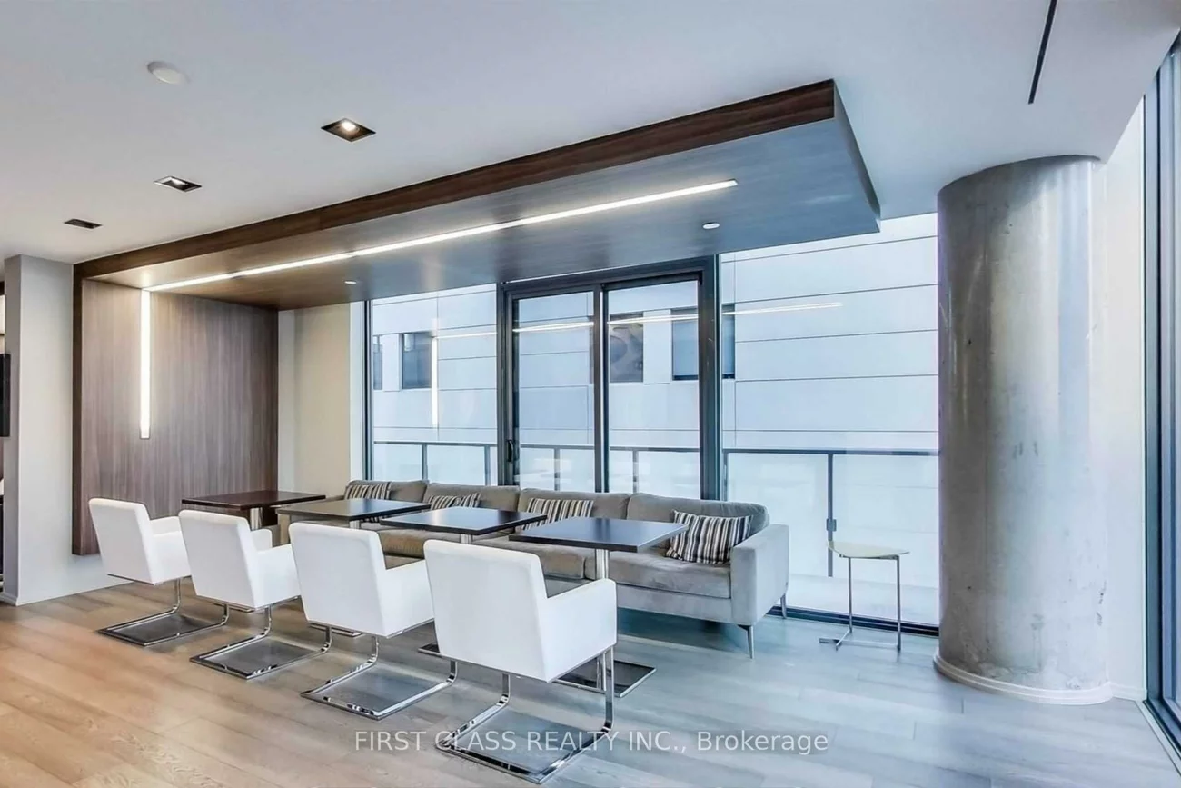 101, Peter, Waterfront Communities C1, Toronto