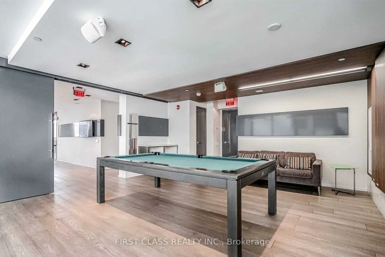 101, Peter, Waterfront Communities C1, Toronto