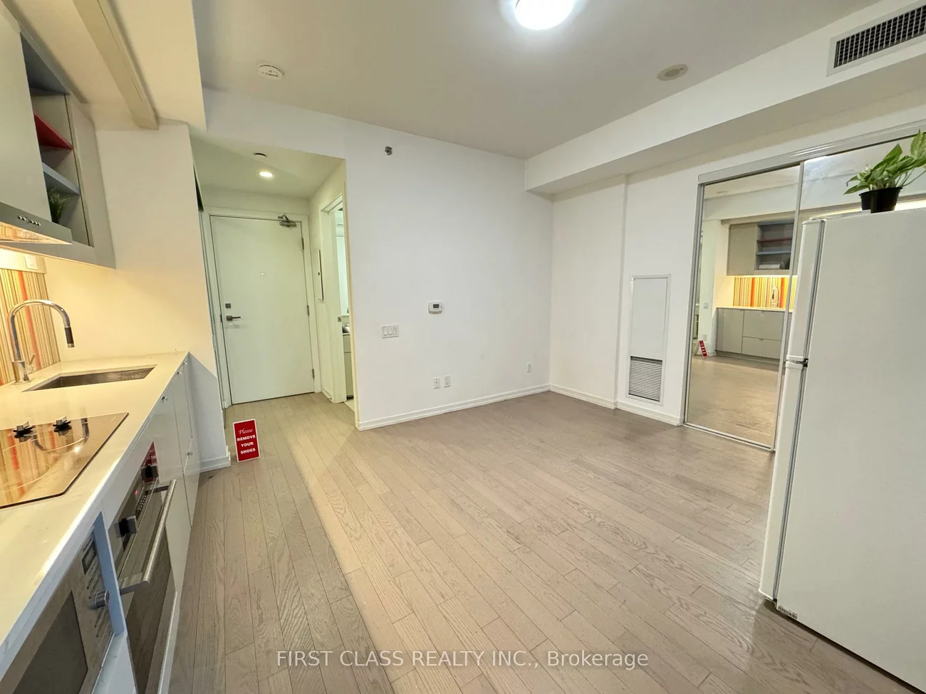 101, Peter, Waterfront Communities C1, Toronto