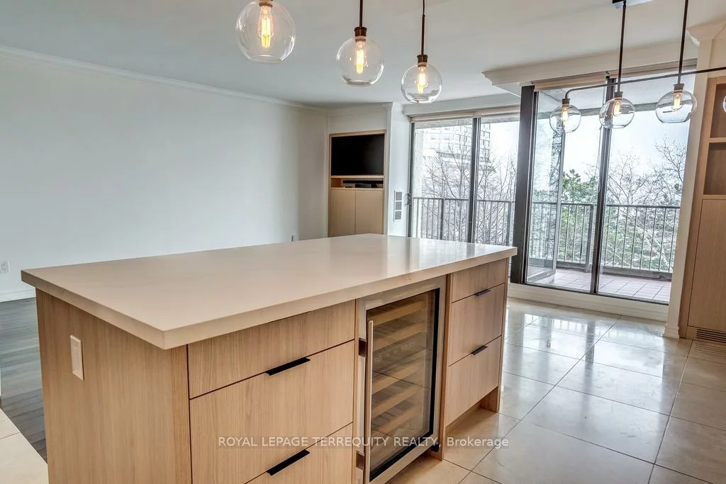 33, Harbour, Waterfront Communities C1, Toronto