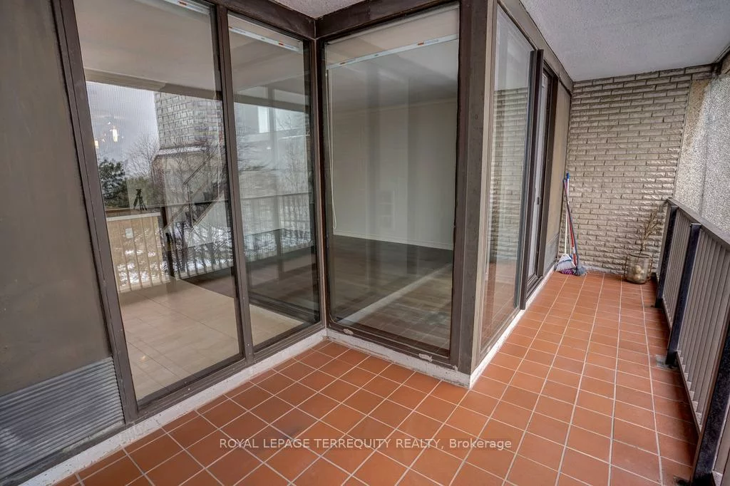 33, Harbour, Waterfront Communities C1, Toronto