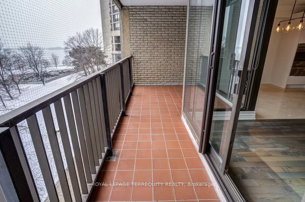 33, Harbour, Waterfront Communities C1, Toronto