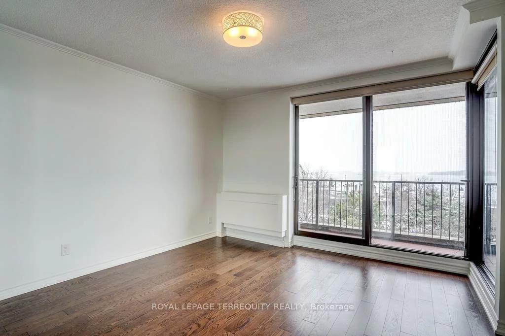 33, Harbour, Waterfront Communities C1, Toronto