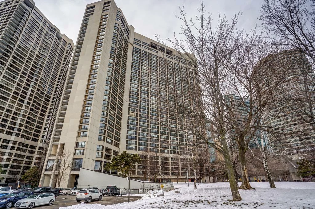 33, Harbour, Waterfront Communities C1, Toronto