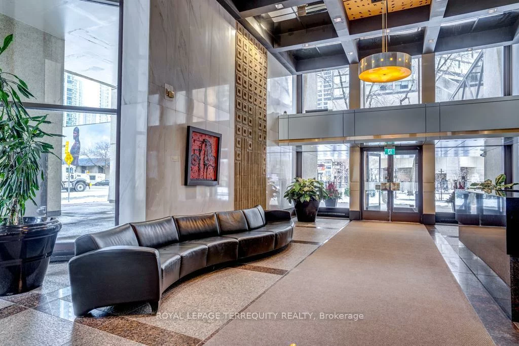 33, Harbour, Waterfront Communities C1, Toronto