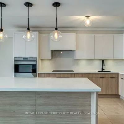 33, Harbour, Waterfront Communities C1, Toronto