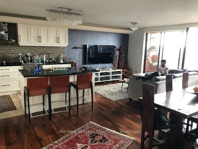 177, Linus, Don Valley Village, Toronto