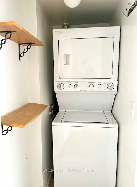 18, Kenaston, Bayview Village, Toronto