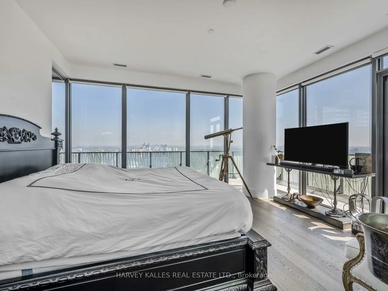 42, Charles, Church-Yonge Corridor, Toronto