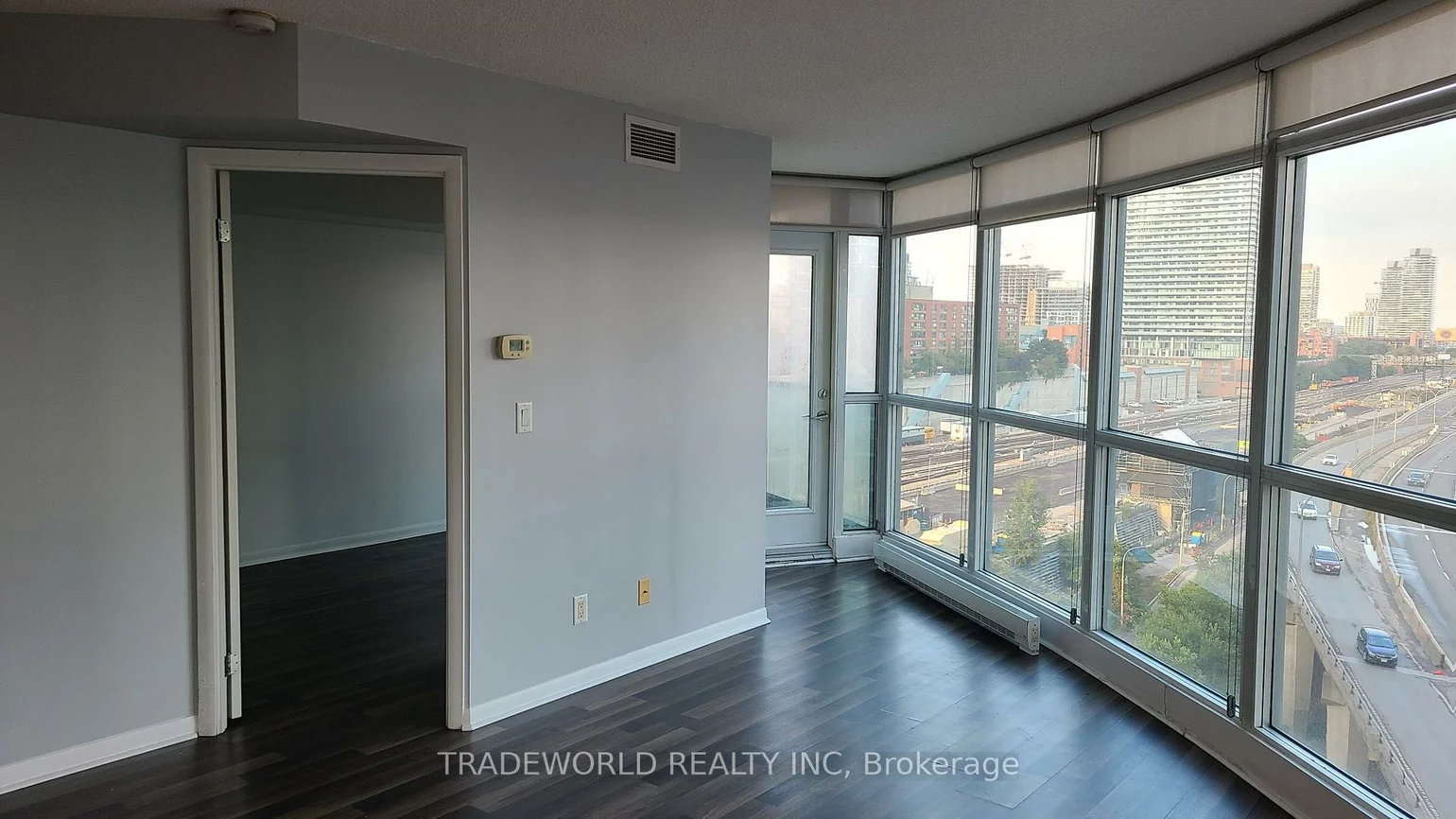 18, Yonge, Waterfront Communities C1, Toronto