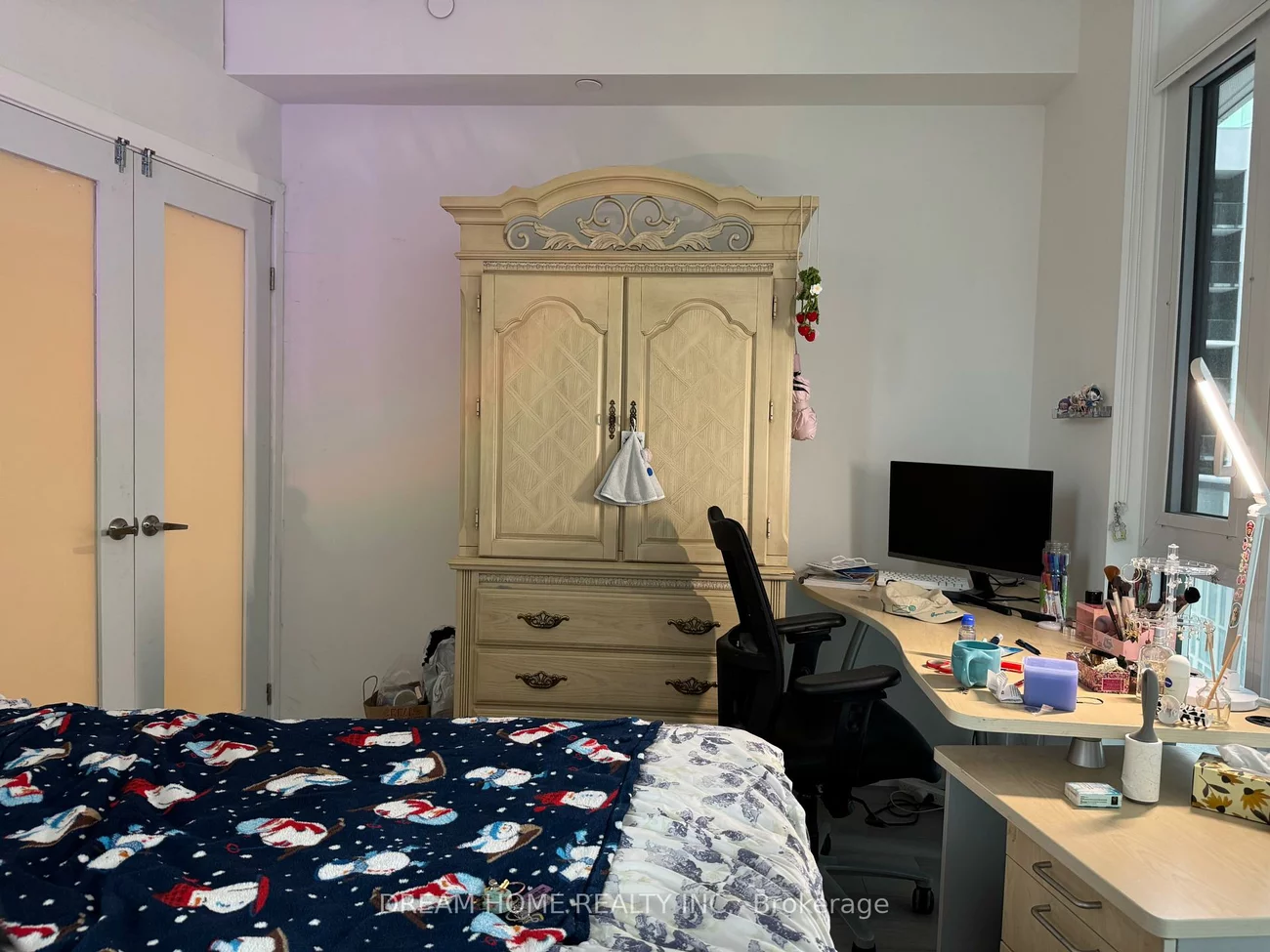 230, Simcoe, Kensington-Chinatown, Toronto