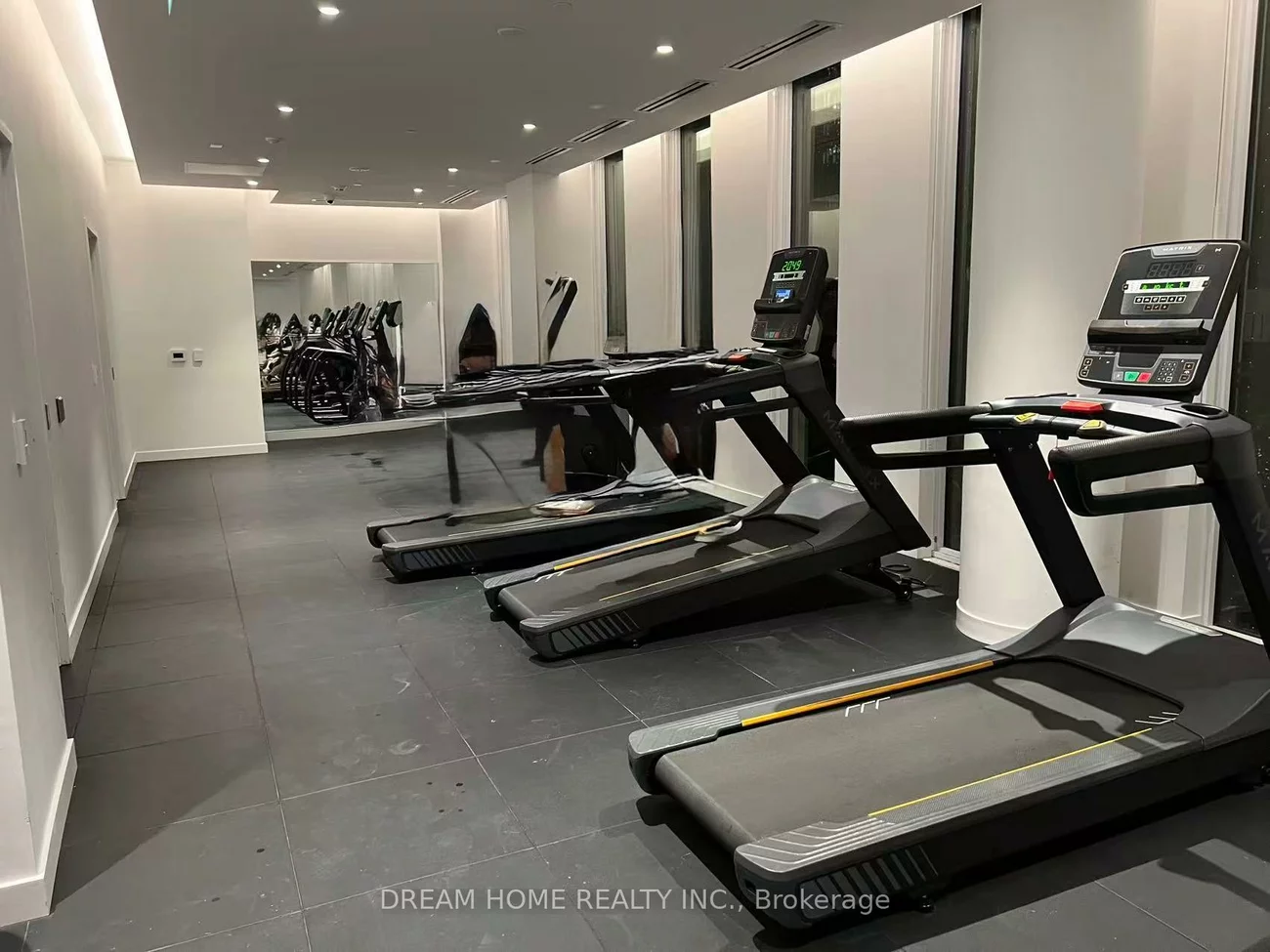 230, Simcoe, Kensington-Chinatown, Toronto