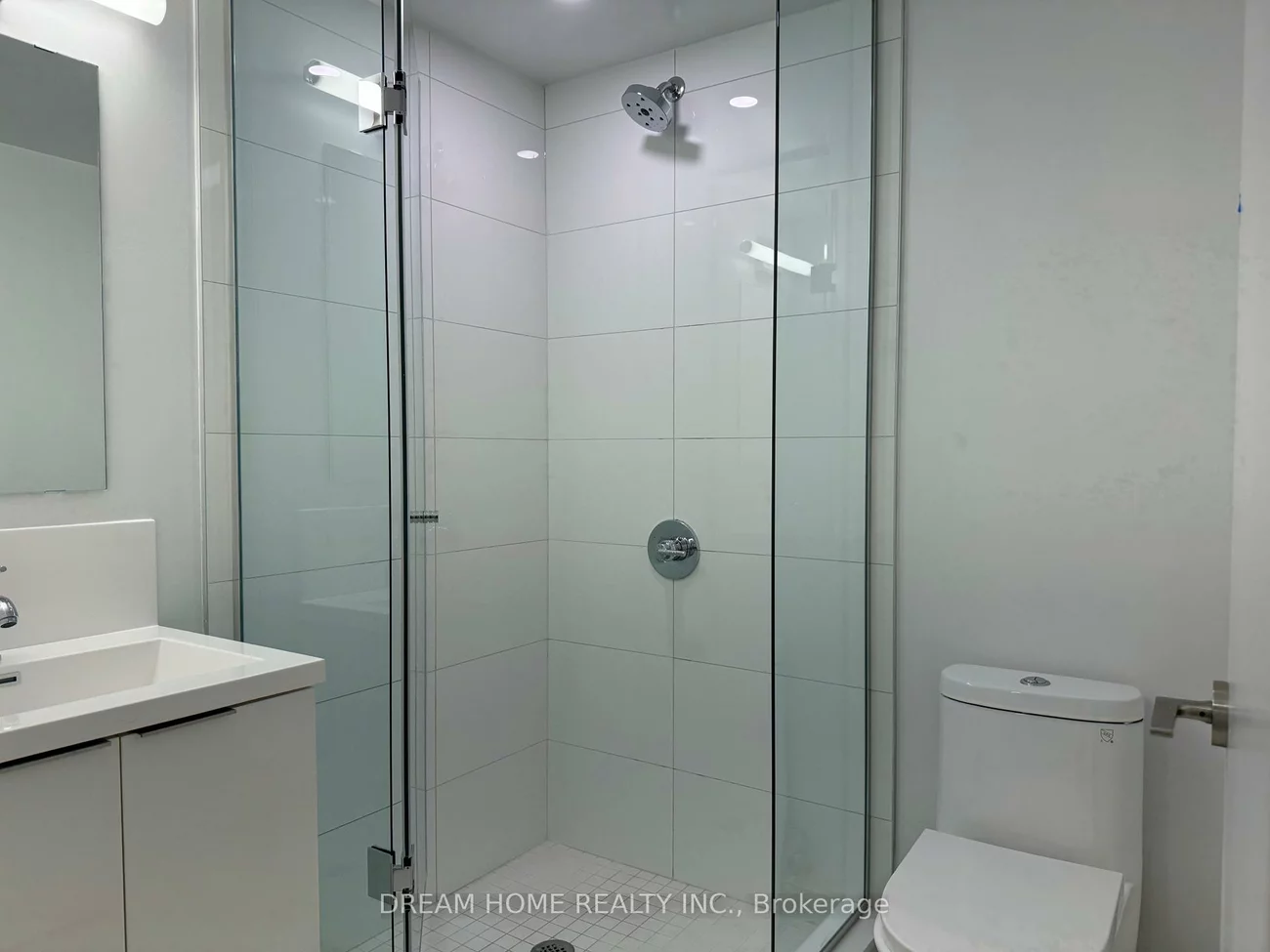 230, Simcoe, Kensington-Chinatown, Toronto