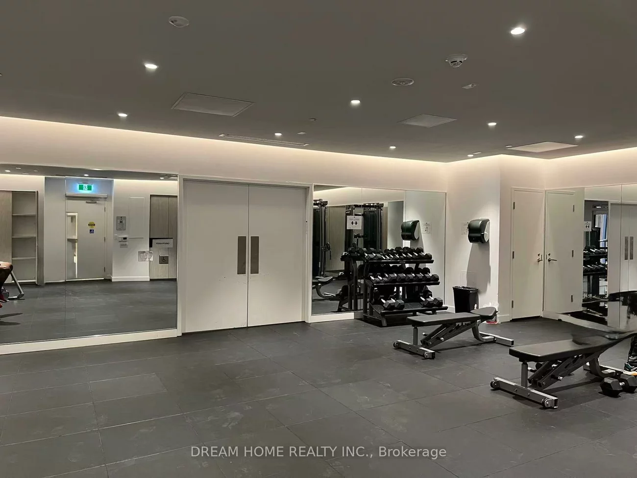 230, Simcoe, Kensington-Chinatown, Toronto