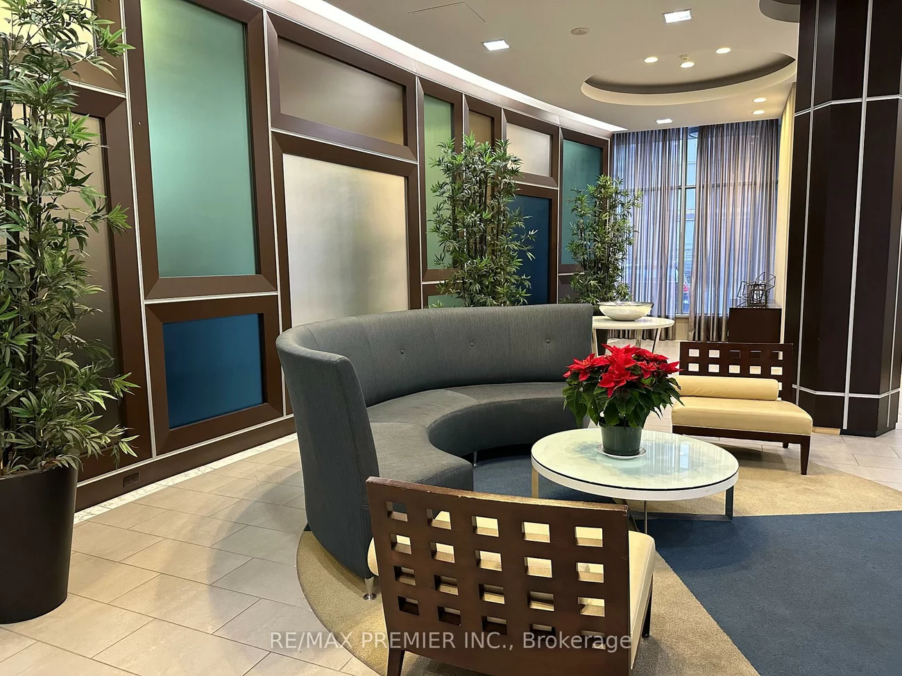 5793, Yonge, Newtonbrook East, Toronto