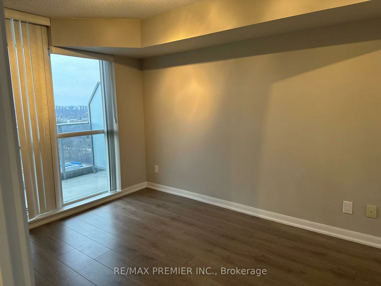 5793, Yonge, Newtonbrook East, Toronto