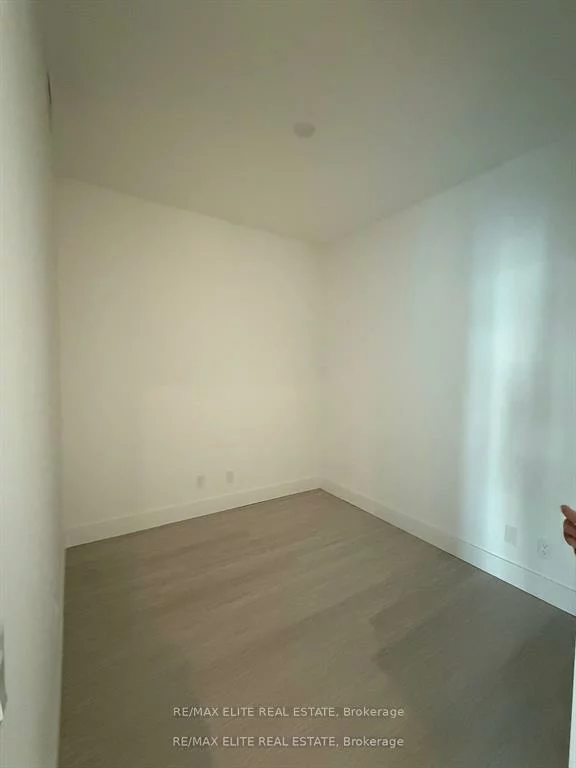 6, Greenbriar, Bayview Village, Toronto