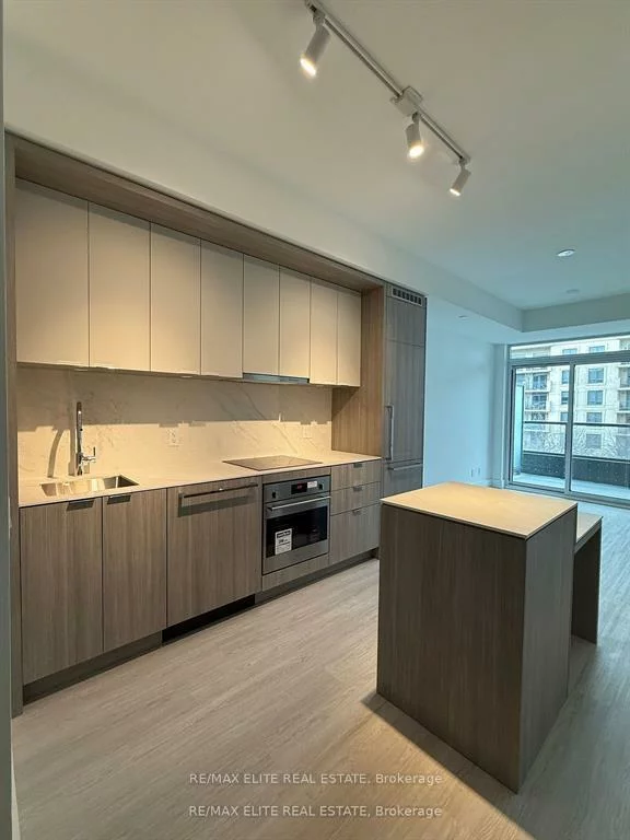 6, Greenbriar, Bayview Village, Toronto