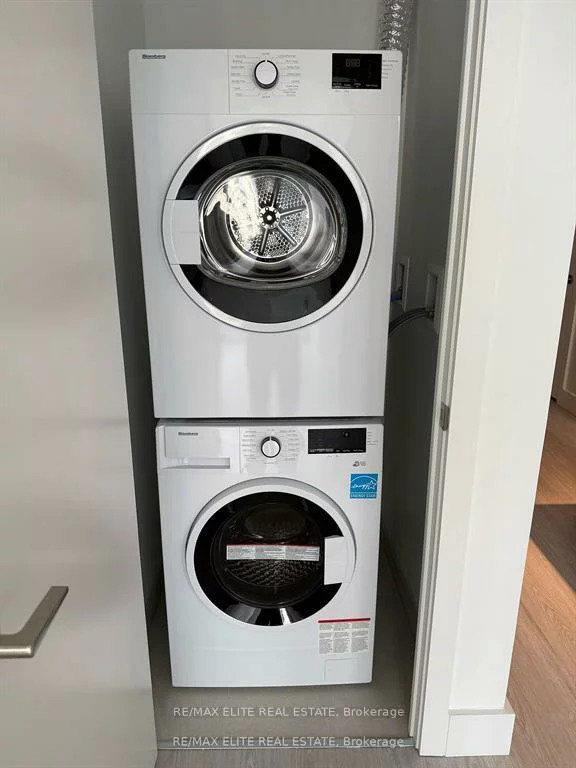 6, Greenbriar, Bayview Village, Toronto