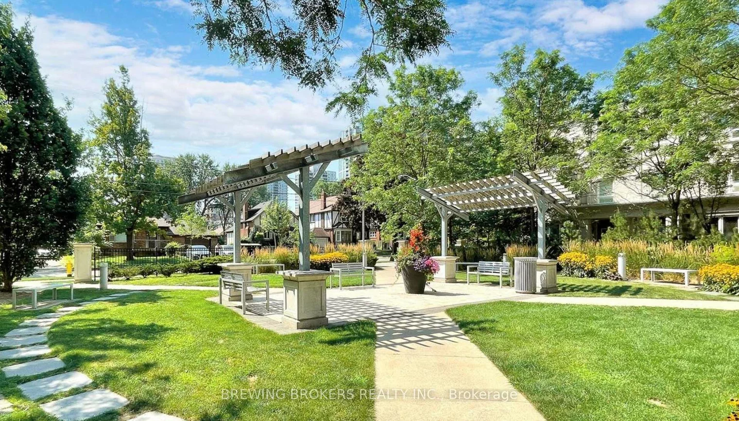 17, Anndale, Willowdale East, Toronto