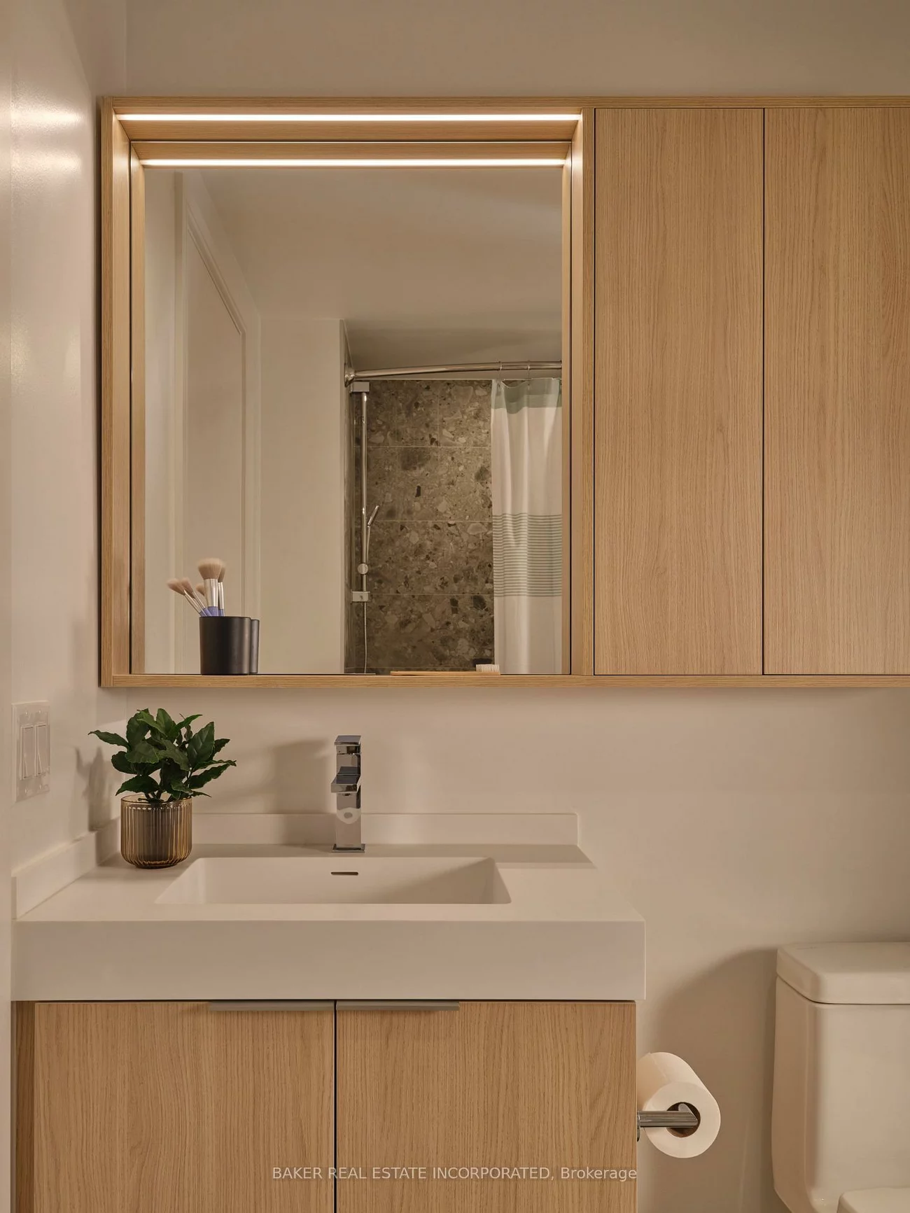 65, Trinity, Waterfront Communities C8, Toronto