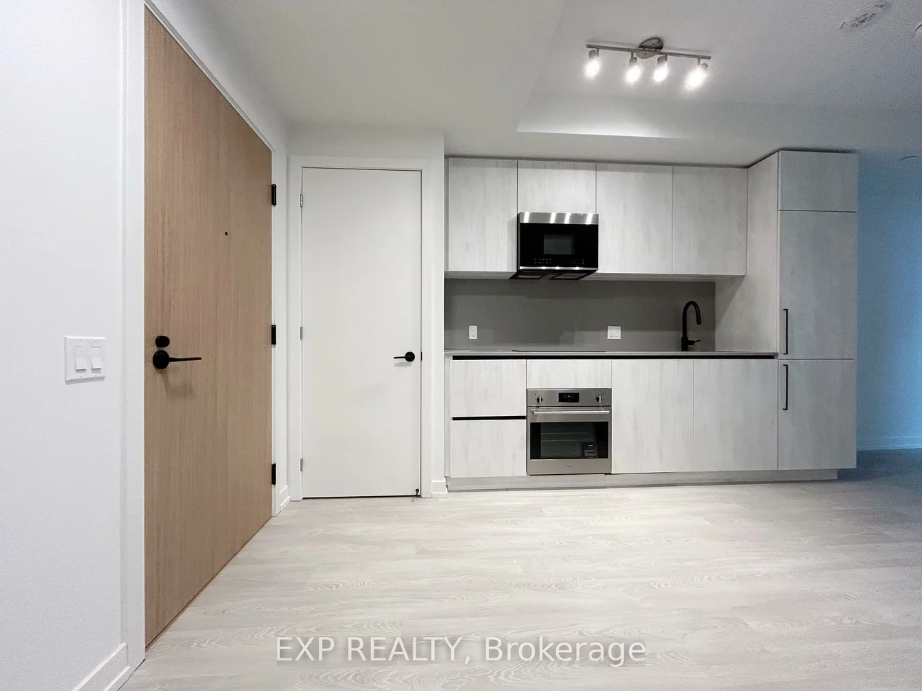 35, Parliament, Waterfront Communities C8, Toronto