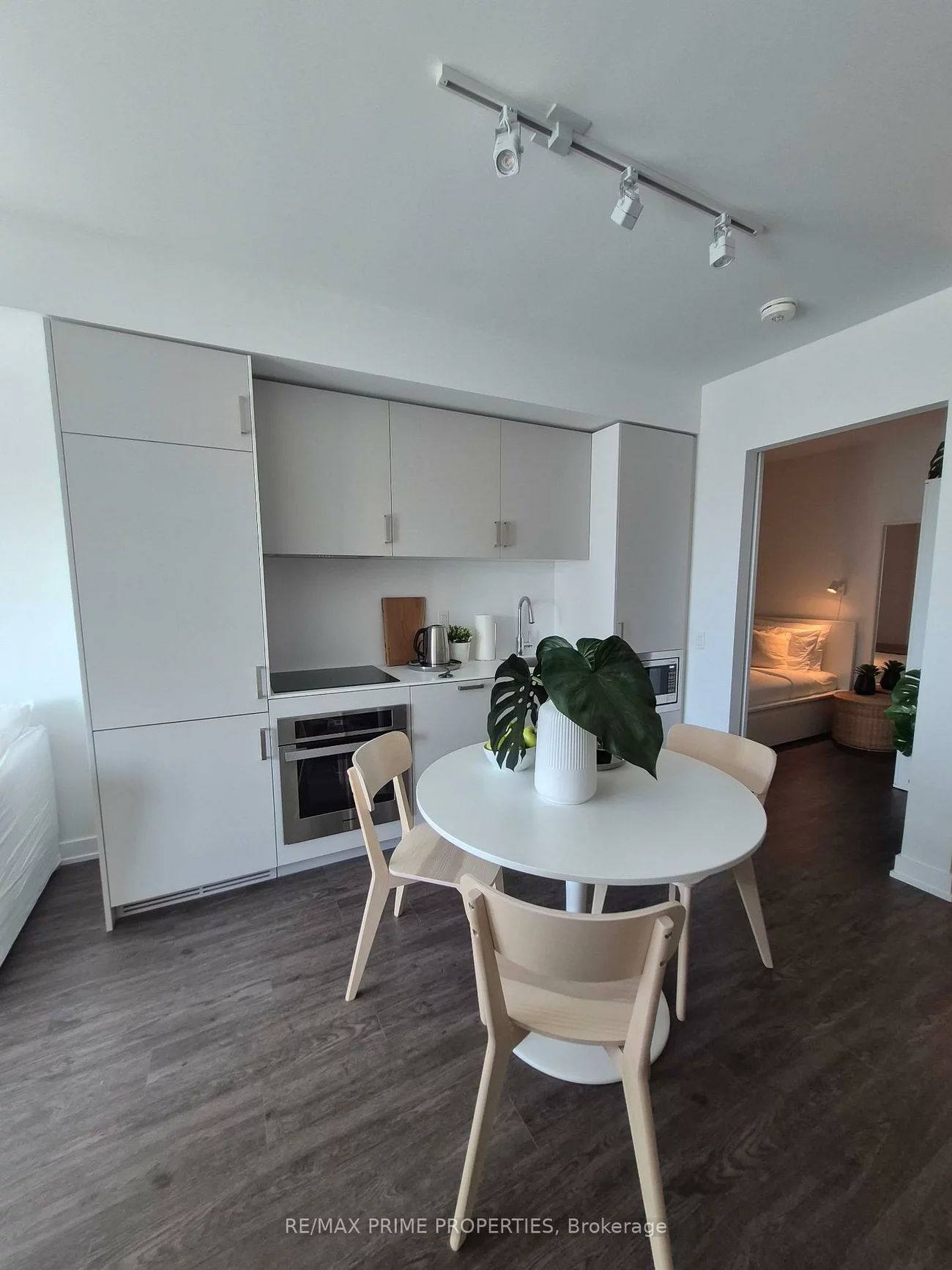 88, Queen, Church-Yonge Corridor, Toronto